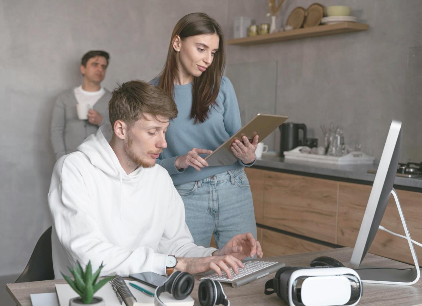 Interactive webinar session with participants engaged in financial discussion